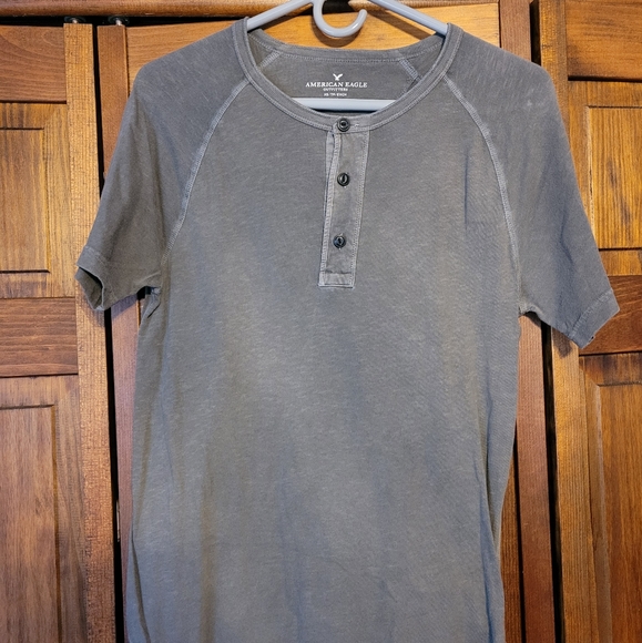 American Eagle Henley Tee - Picture 1 of 2